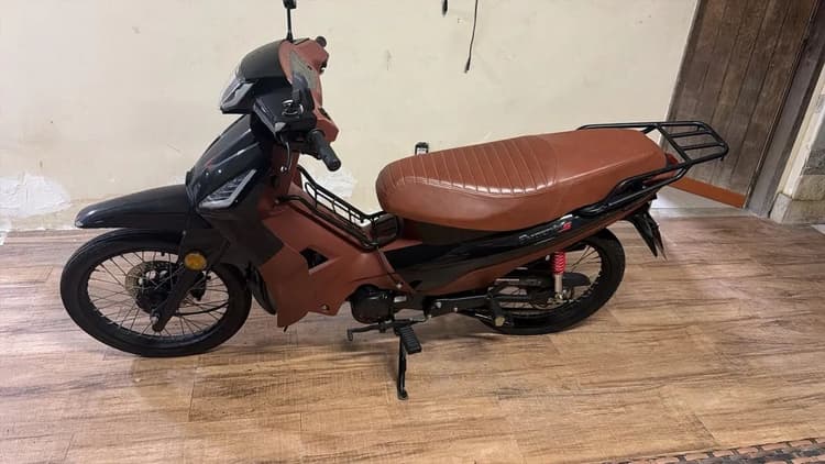 Moto semi nova 