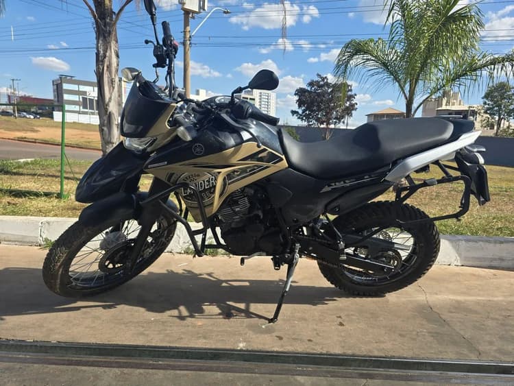 Lander 250 com Acessórios - Doc em dia