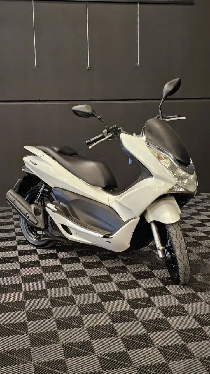  Honda - PCX 150 - 2014 - Branca 