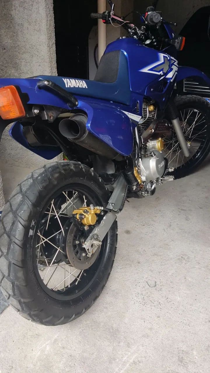 XT 600e ano 2001 cor azul 