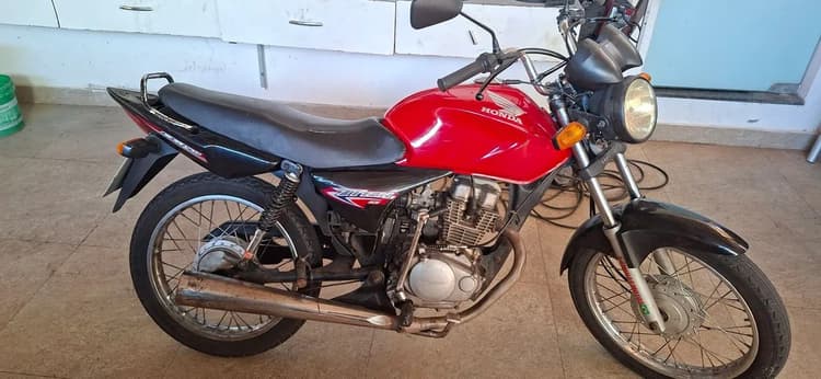 Honda titan 150 ks