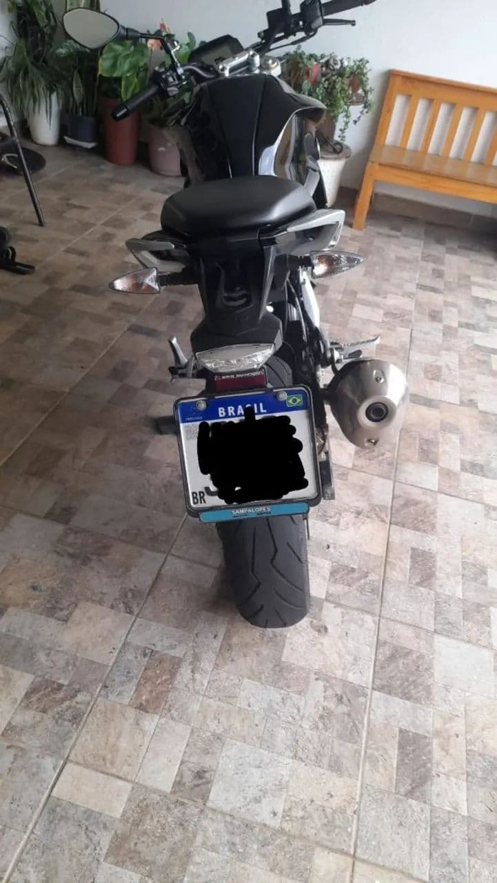 Vendo BMW G310R financiada Urgente 