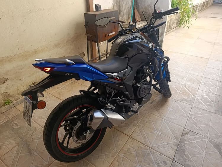 Moto em perfeito estado