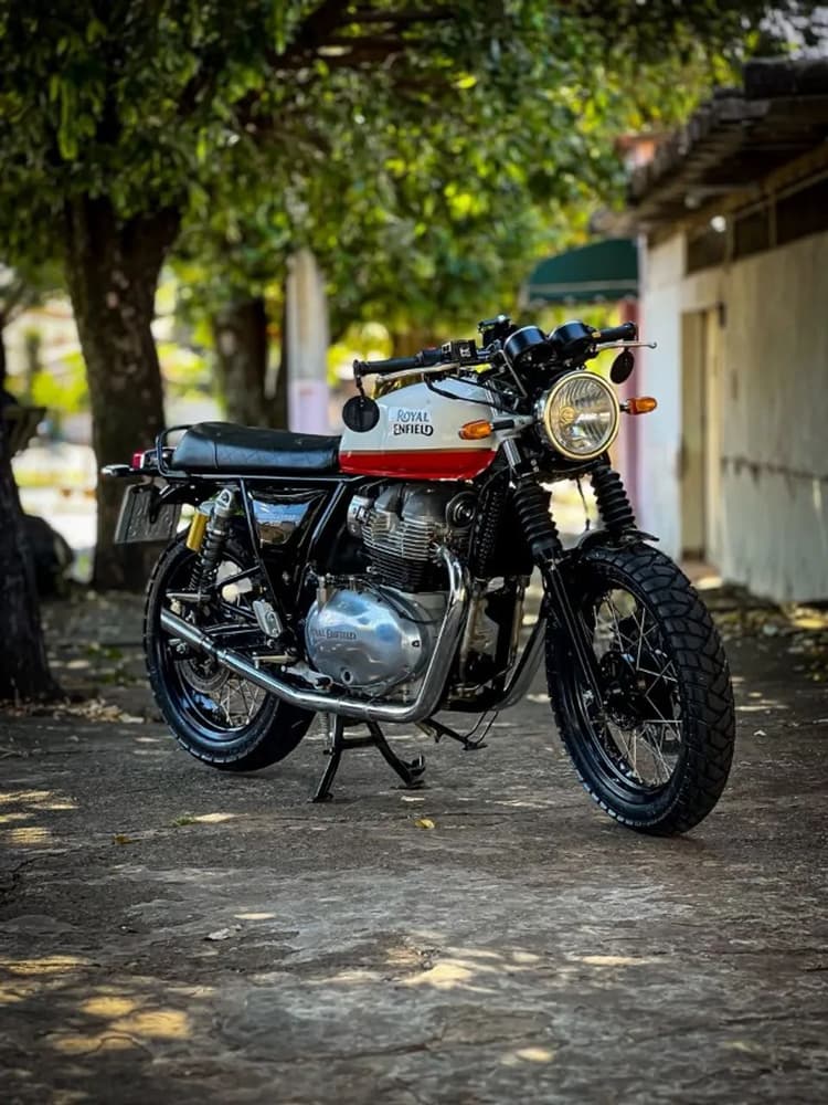 ROYAL ENFIELD INTERCEPTOR 650