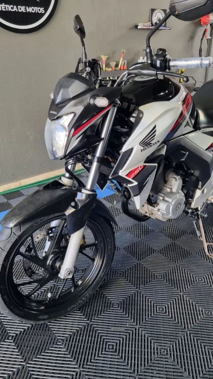 CB TWISTER 250 Honda