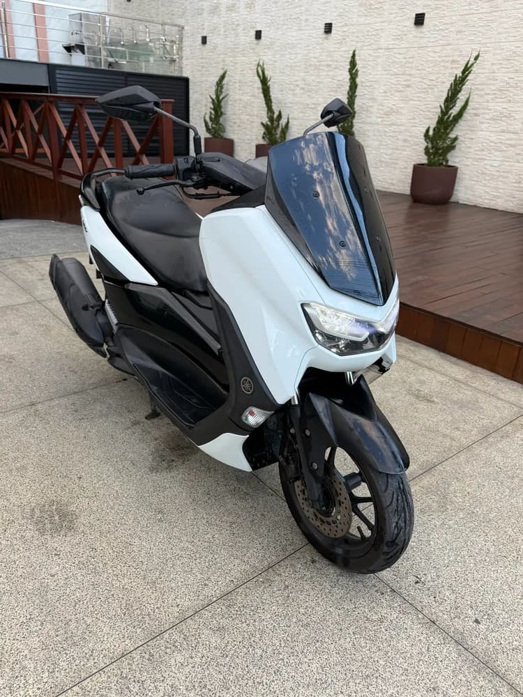 Moto muito nova