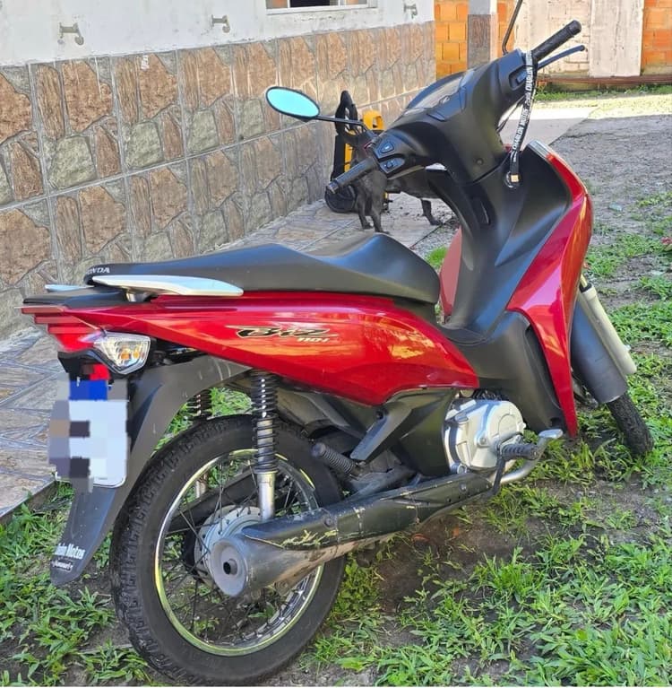 VENDO BIZ VERMELHA.