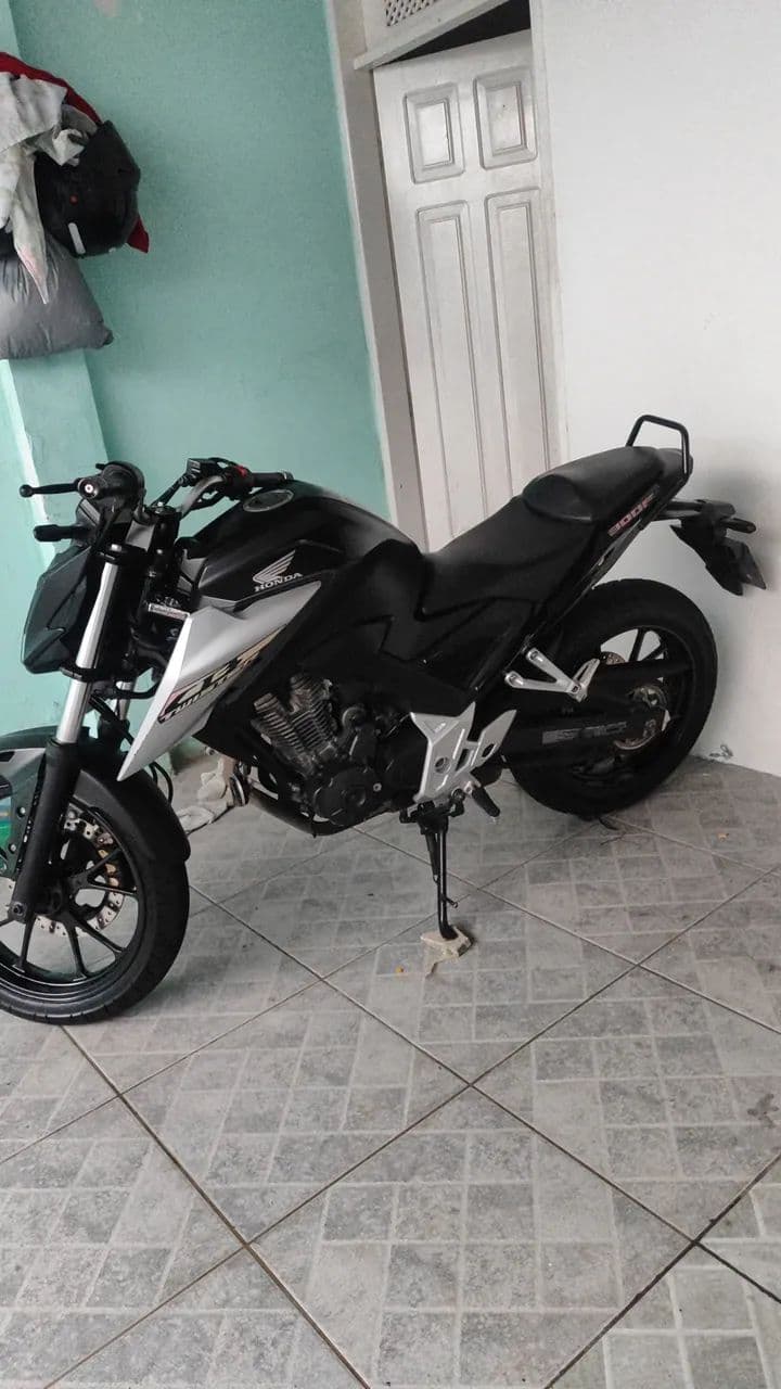 Vende se cb te 300f