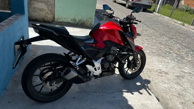 Honda Cb300f