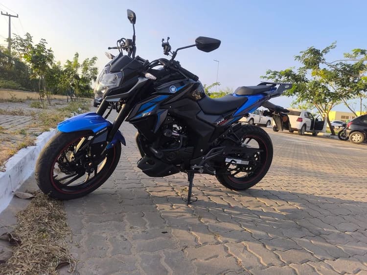 Moto novinha 
