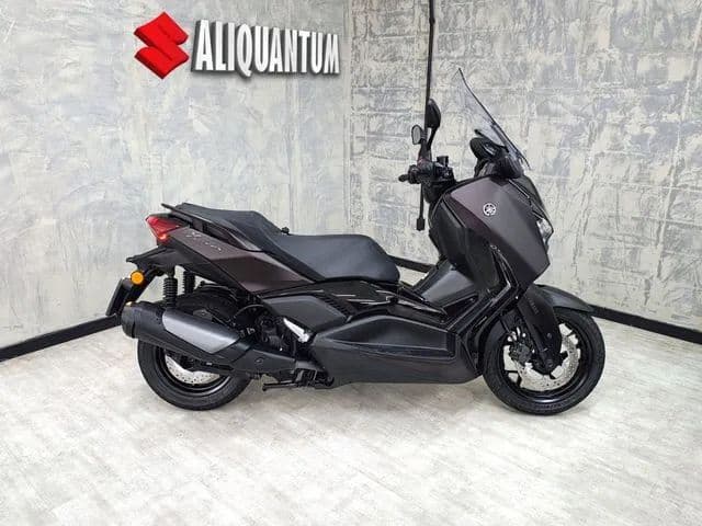 Yamaha XMAX 300 CONNECTED 