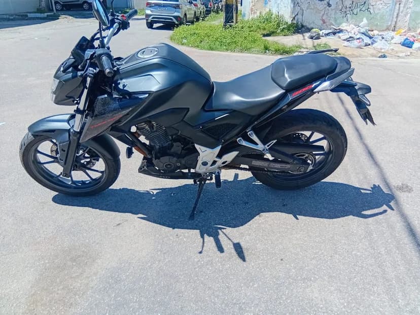 CB300f 2024