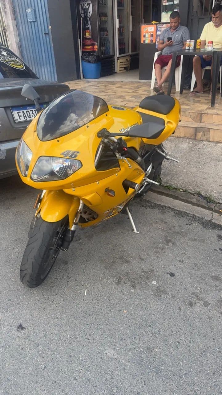 Moto muito conservada pegar e andar 