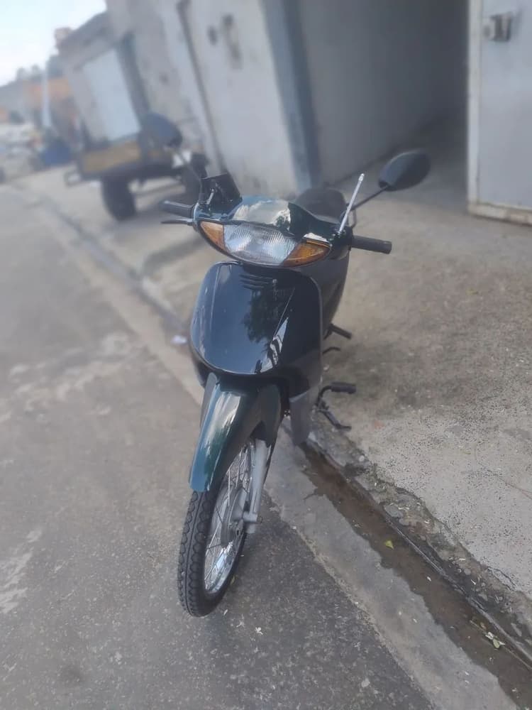 VENDE SE BIZ BEM CONSERVADA 