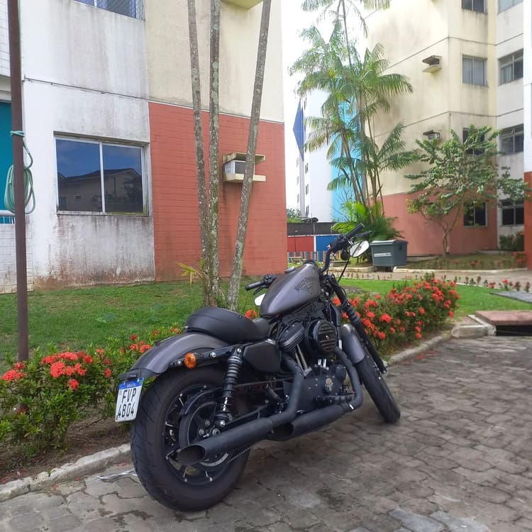 Harley  Davidson 883 IRON NOVÍSSIMA 