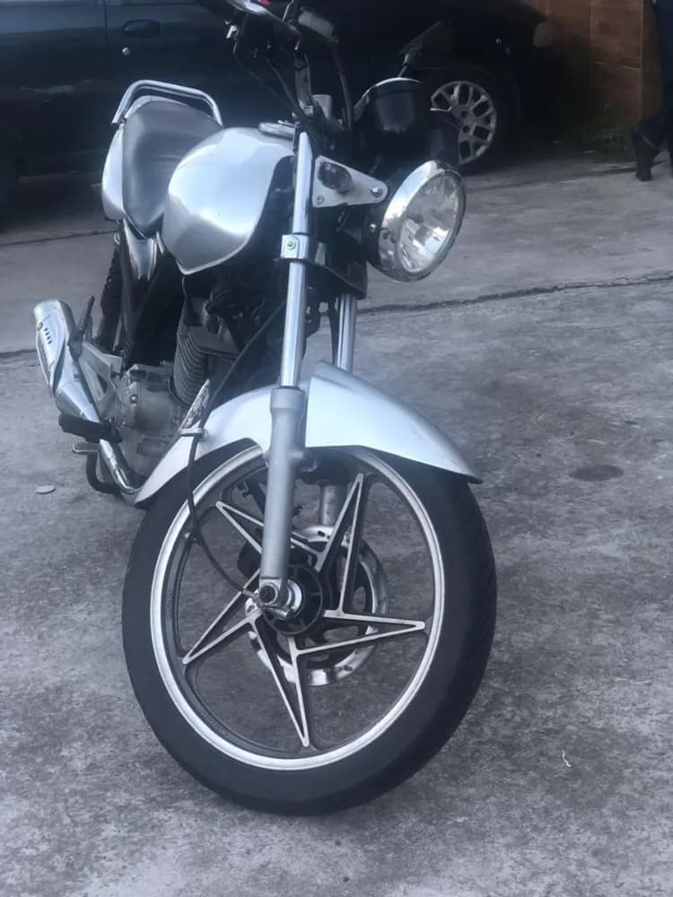 Suzuki yes bem conservada