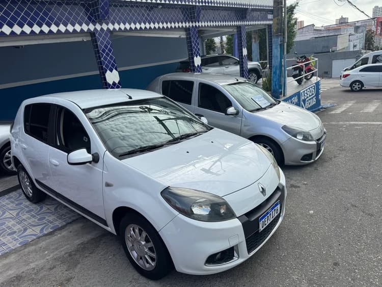 Renault Sandero Privilège Hi-flex 1.6 16V 5P AUT 2014