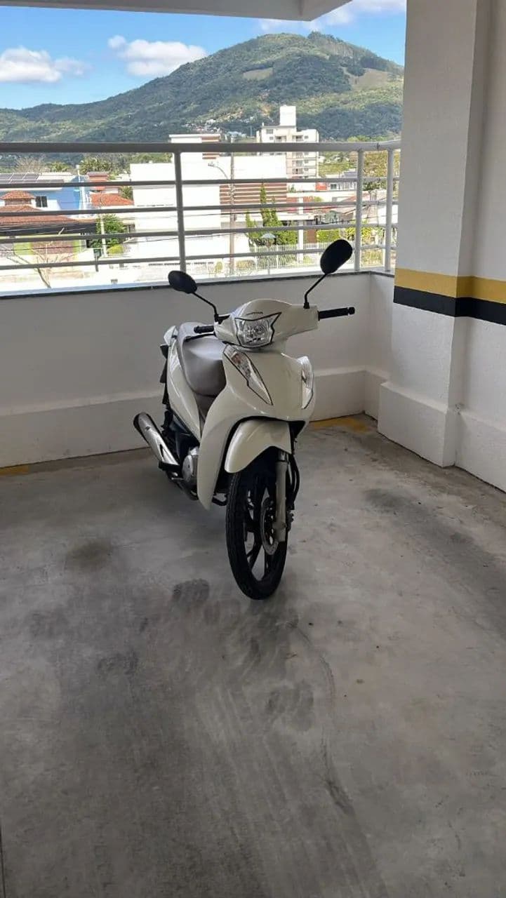 Biz 125 2022 conservada