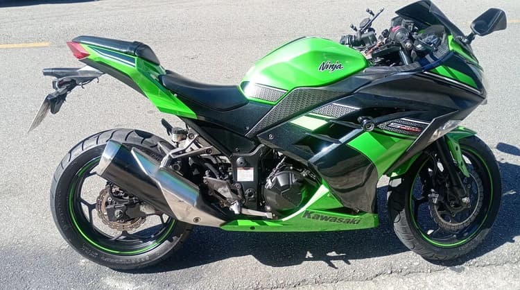 Ninja 300 em ótimo estado 