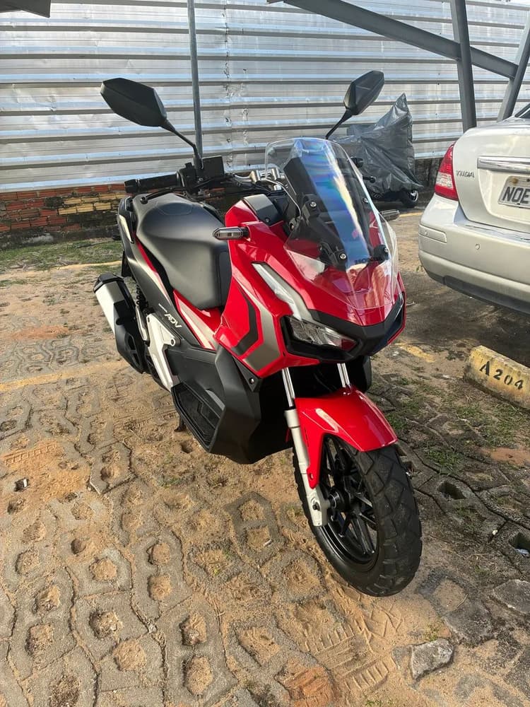 ADV 150 extremamente nova