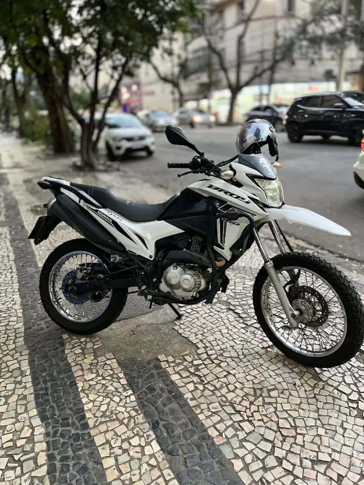 BROS 160 com débitos 
