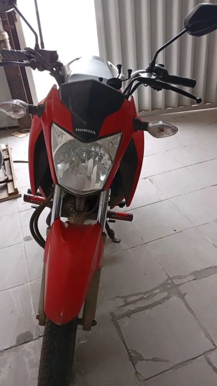 Moto 160 