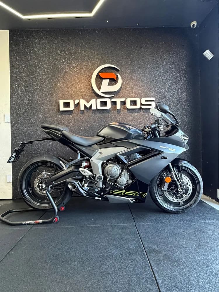 TRIUMPH DAYTONA 660 - 2024
