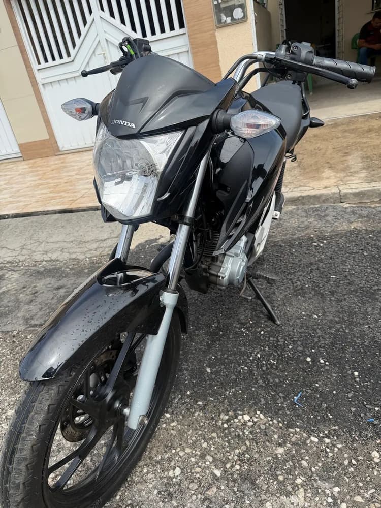 Fan 160 2020 único dono vendo e troco 