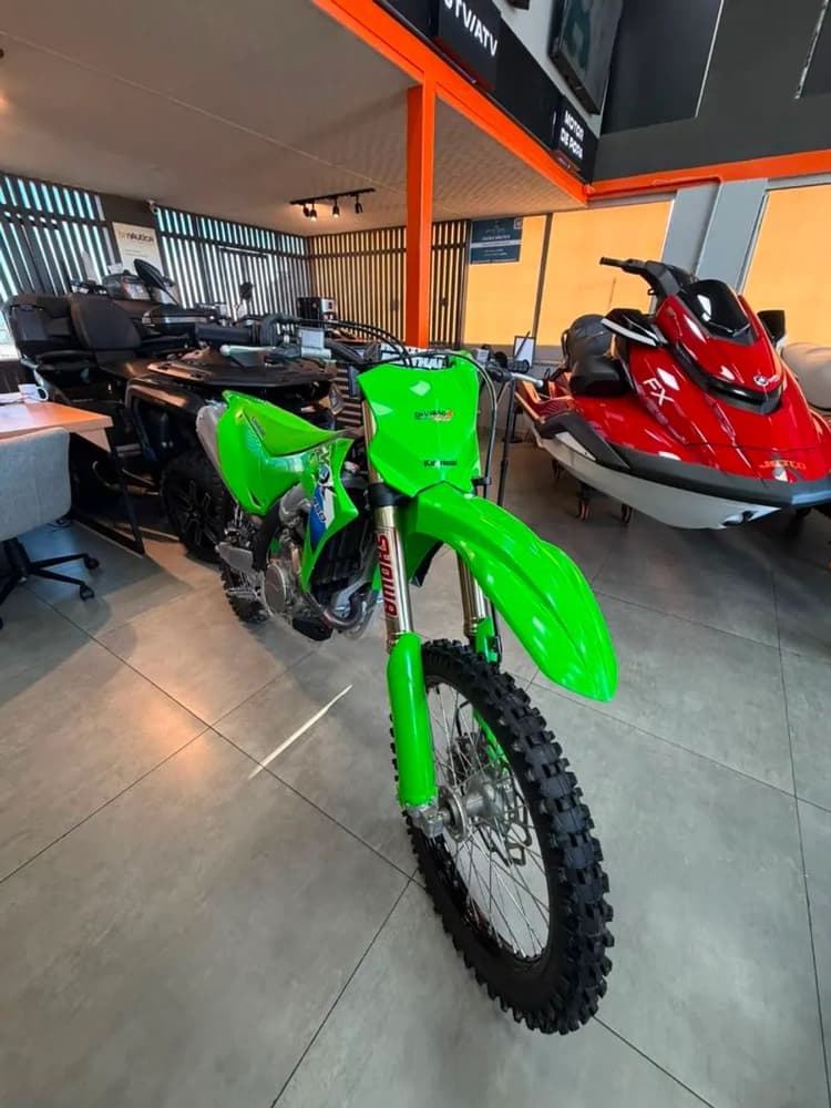 KX 2025 COM 1HORA DE USO