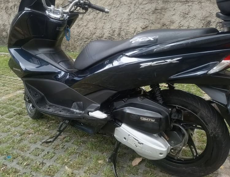 PCX DLX 2018
