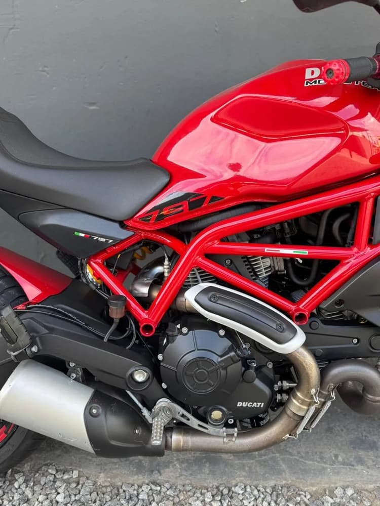 DUCATI MONSTER