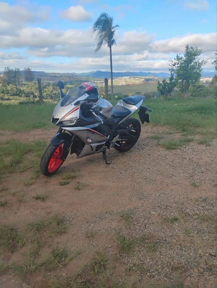 2021 Yamaha R3