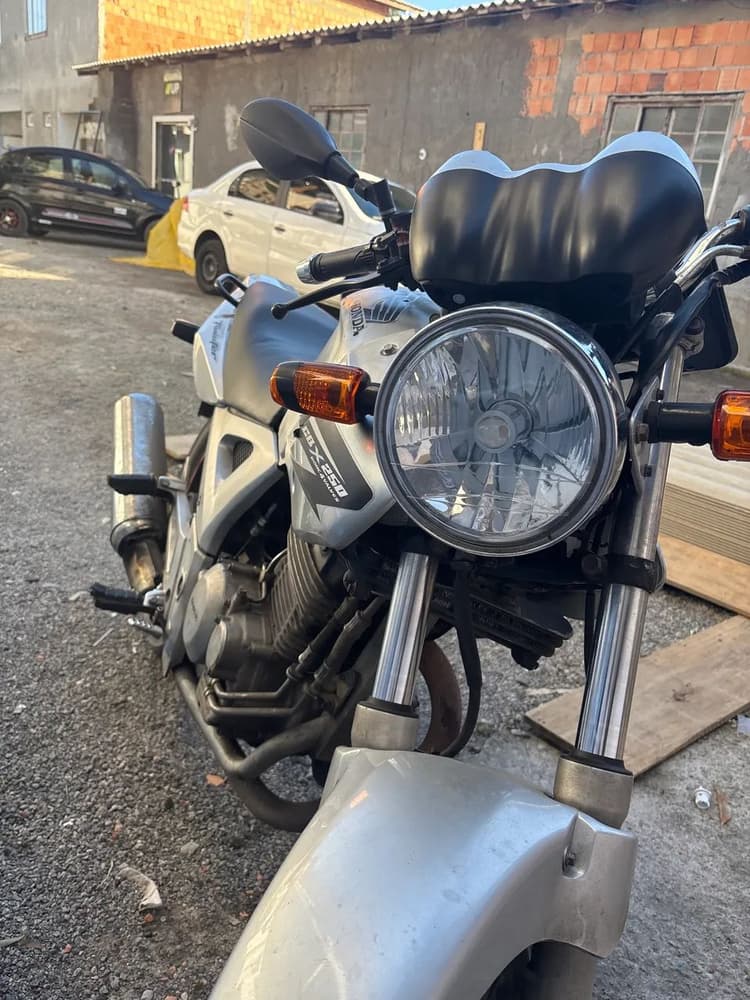 Vendo cbx Twister 250 barata