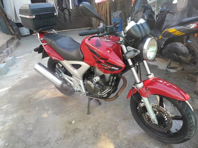Honda twister 2003 