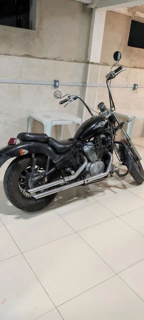 Shadow 600.