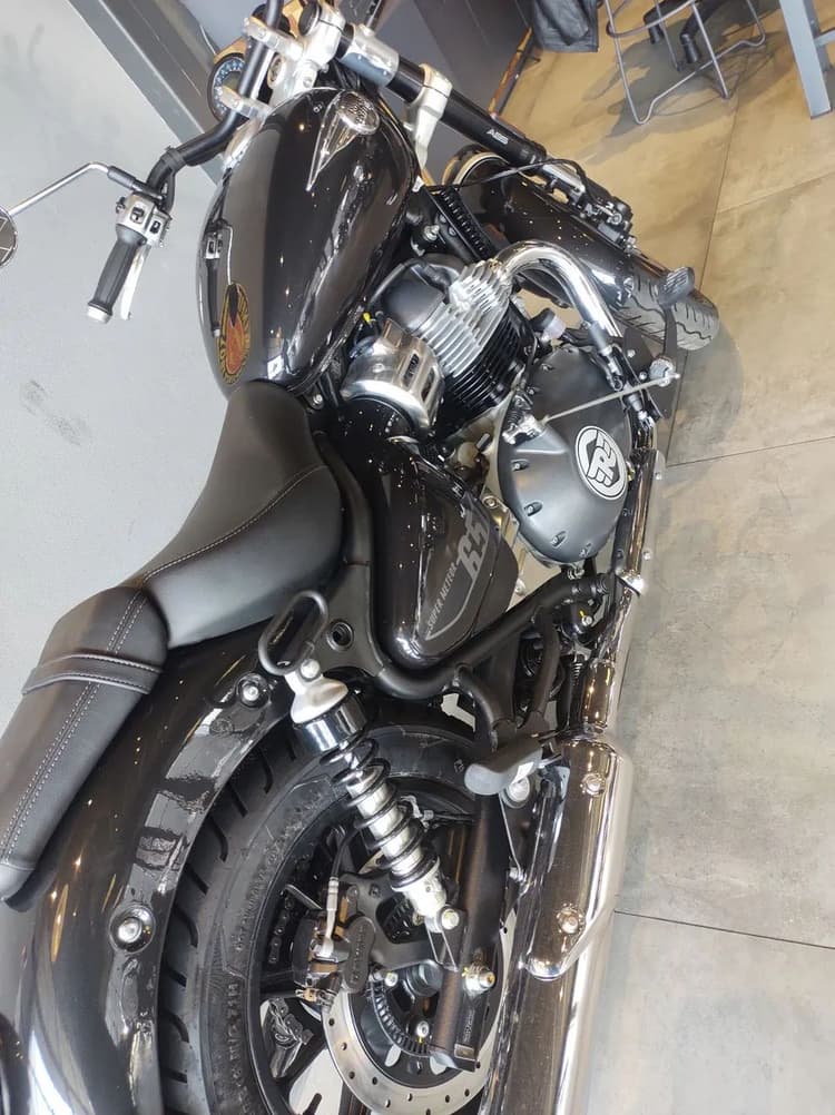 Super Meteor 650cc  (21) 99880-7028
