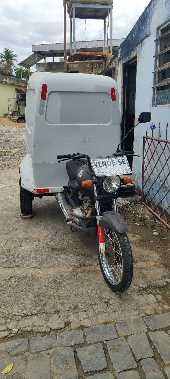 Moto Para trabalhar Baú 