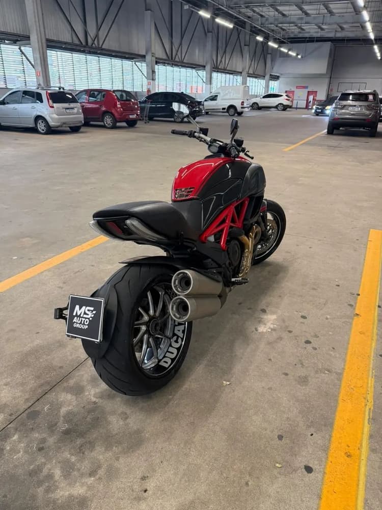 Ducati Diavel Carbon 2013