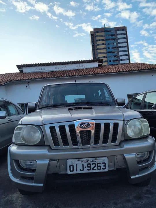 Mahindra Scorpion GLX SUV 2012