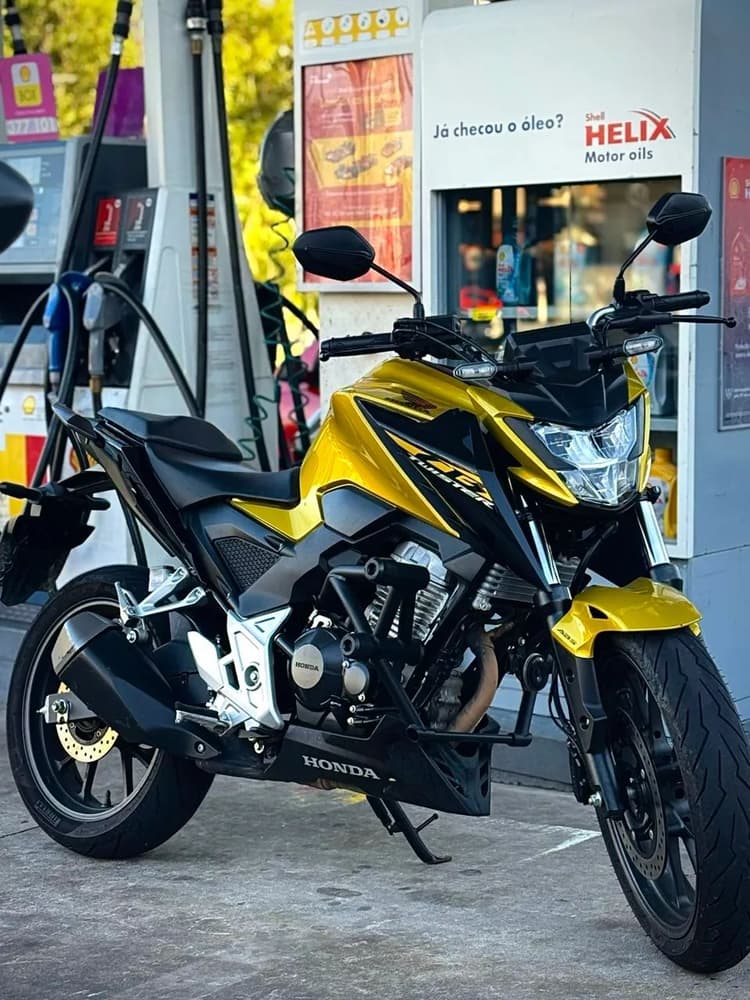 Cb 300f, muito conservada 