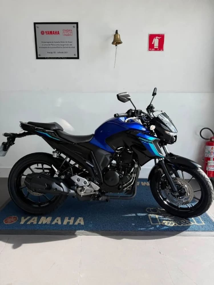 FZ 25 AZUL