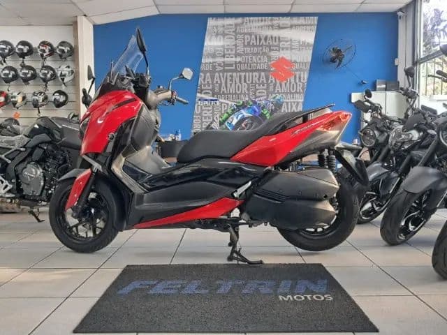 YAMAHA XMAX ABS