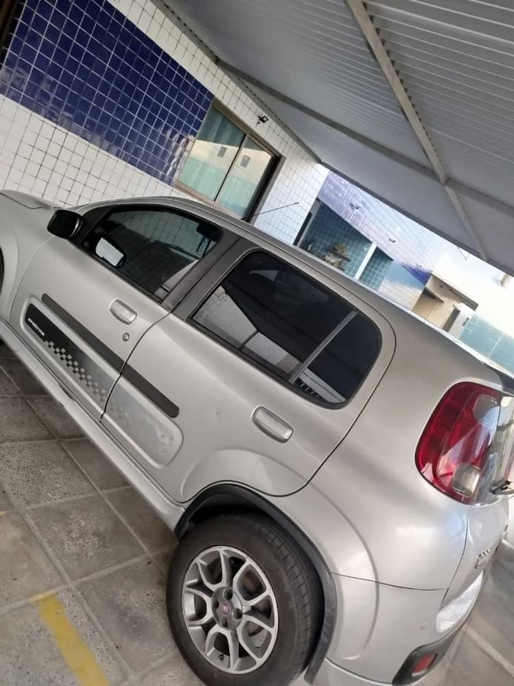 Fiat Uno Sporting 1.4 EVO Fire Flex 8V 4P 2012