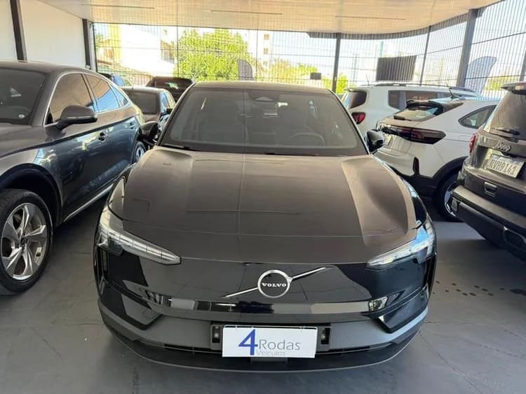 Volvo EX30 E40 Core (elétrico) 2024