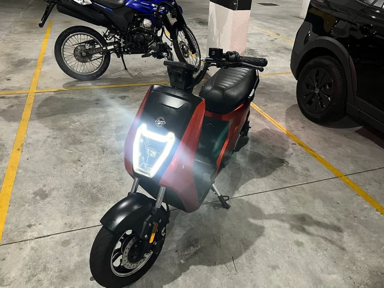 Scooter elétrica 