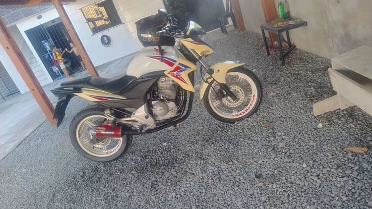 Vendo cb300r super conservada 