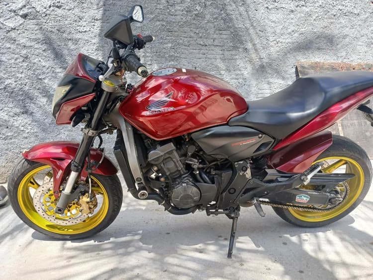 Hornet 2008 com ABS  31.000,00 