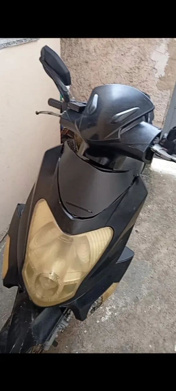 Vendo moto automática 