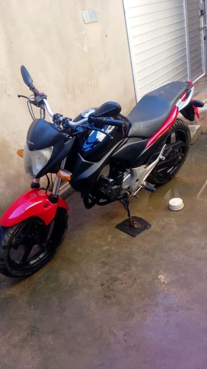 MOTO CB300R 