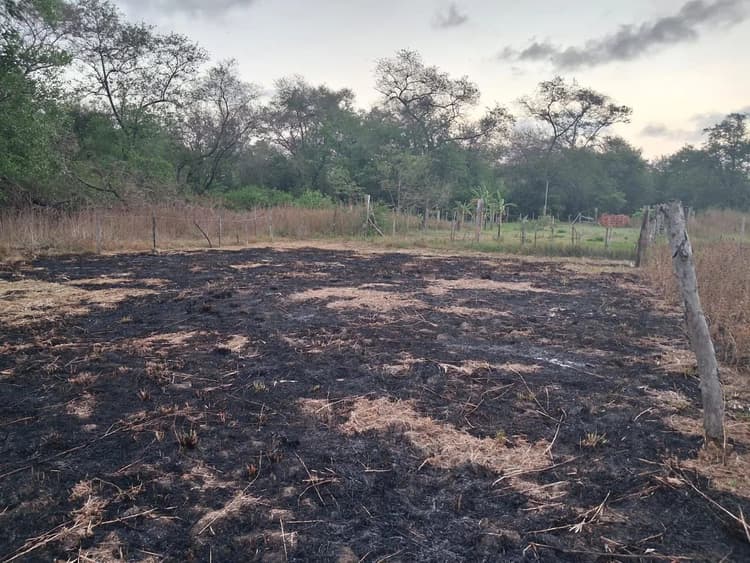 Vende-se este terreno 